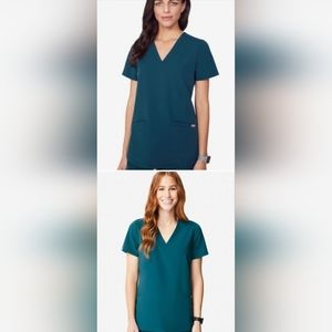 *TWO* figs Caribbean Blue Casma tops XS